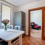 3 Lux Near Center *