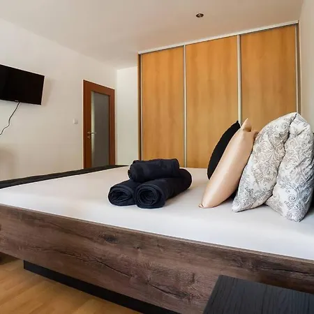 Great Large Near Center Apartamento *