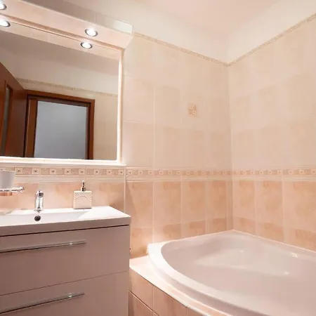 Great Large Near Center * Martin