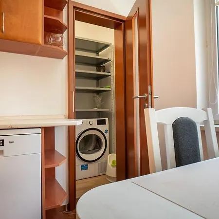 Great Large Near Center Appartement